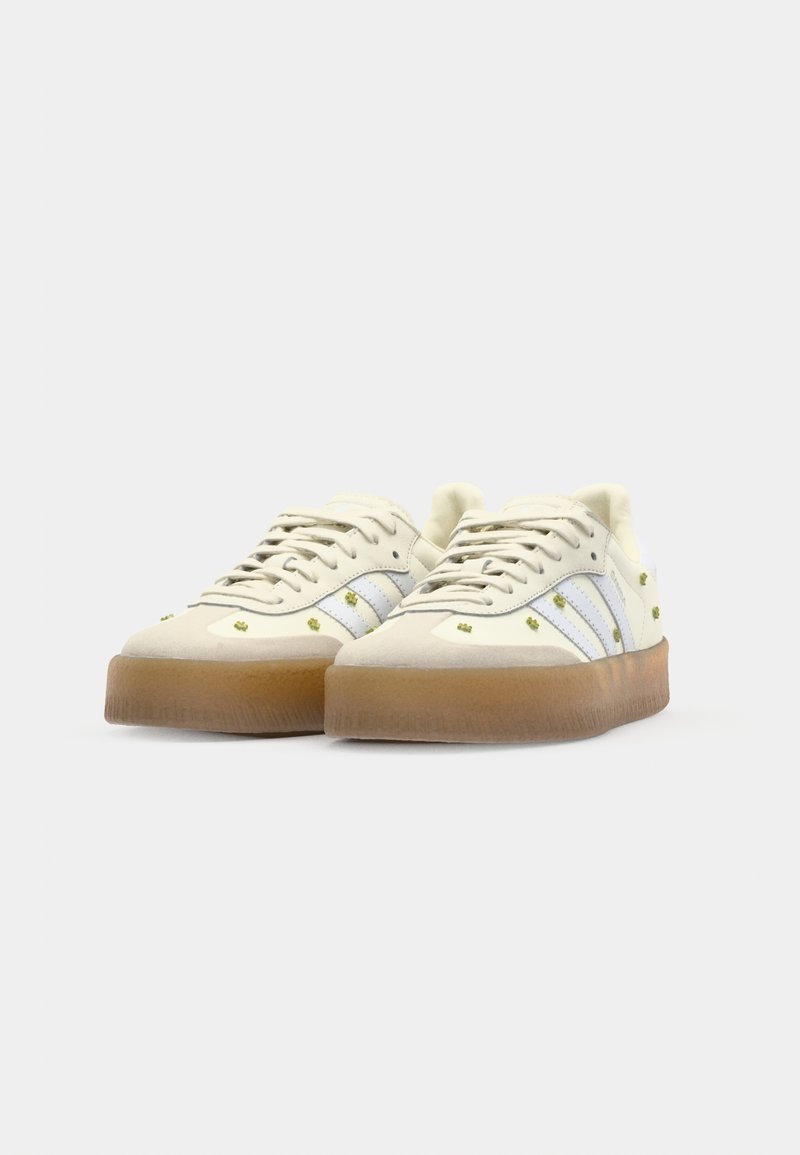 adidas gazelle silver green womens Back 70 Cloud C Sneaker Nude Milk / 39