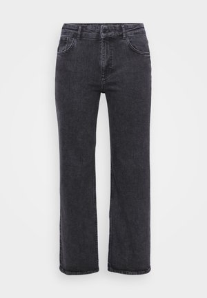 Schwarze Denim-Jeans mit geradem Bein, fünf Taschen und einem Knopfverschluss. Der Stoff hat eine leicht ausgewaschene Textur und eine robuste Naht.