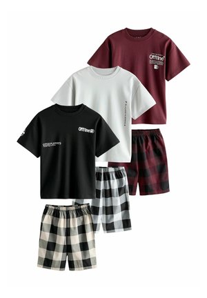 Drei T-Shirts mit kurzen Ärmeln in Schwarz, Weiß und Bordeaux mit dem Schriftzug "Offline", kombiniert mit passenden karierten Shorts in beigen, grauen und bordeauxfarbenen Mustern.