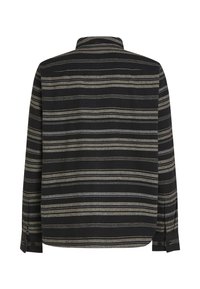 Langarmshirt met een zwarte basis, voorzien van horizontale grijze en zilveren strepen. Het heeft knoopmanchetten en een standaard kraagontwerp.