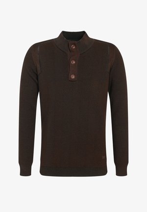 Pull long à manches longues marron foncé avec un col montant côtelé et trois boutons sur la patte, présentant un motif de tricot en chevrons subtil.