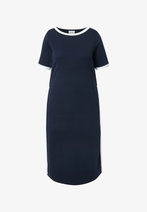 Granatowa sukienka do kolan z krótkimi rękawami, białym wykończeniem na dekolcie i mankietach oraz białymi paskami po bokach.