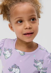 s.Oliver MIT ALL-OVER-PRINT - Freizeitkleid - lavendel