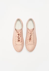 Kennel & Schmenger ROSA Flats In Nude With Jewelled Bow 31-10220-359