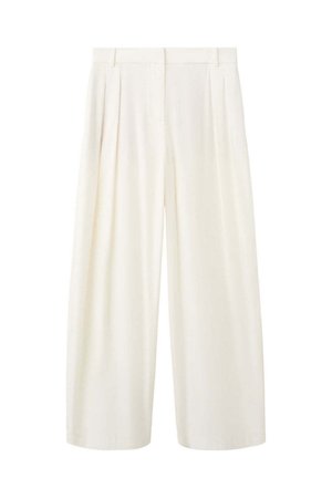 Pantalones crema de talle alto y pierna ancha con pliegues frontales, trabillas para cinturón y un diseño limpio y entallado.