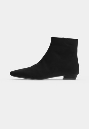 SIYA FLAT ANKLE BOOT - Bottines compensées - black