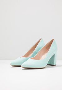 Peter Kaiser Classic heels - mint