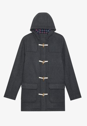 Cappotto duffle grigio scuro con cappuccio, dotato di quattro chiusure in legno a toggle, due tasche a pattina e fodera a quadri all'interno del cappuccio.
