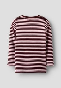 Long-sleeve shirt in burgundy and light pink stripes, featuring a round neckline and fine hem stitching for durability.
