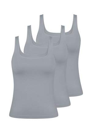 Szare bawełniane koszulki na ramiączkach ułożone w rzędzie, z kwadratowym dekoltem i cienkimi ramiączkami, o gładkiej i jednolitej fakturze.