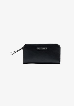 Portafoglio zip-around in pelle nera con doppie zip e logo "STRADIVARIUS" in argento al centro anteriore.