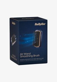 Szczotka wygładzająca BaByliss Air Wand w ciemnoniebieskim pudełku. Posiada czarną głowicę szczotki oraz metaliczne akcenty. Tekst zawiera nazwę produktu i jego funkcję.