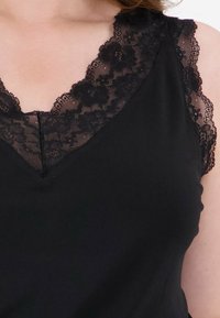 ONLY Carmakoma BENNEDIKTE - Top - black