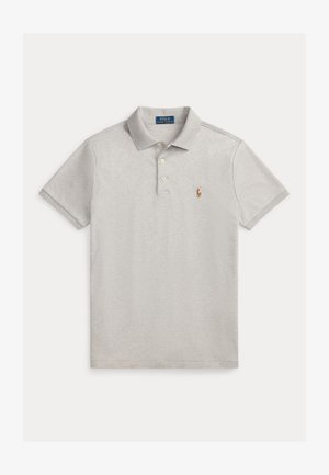 Polo Ralph Lauren gris clair à manches courtes avec col, deux boutons et petit logo brodé sur la poitrine gauche.