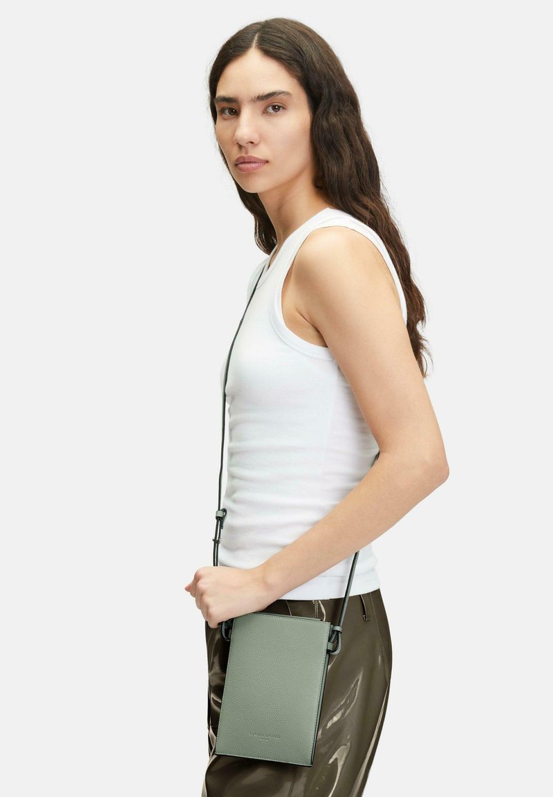 Liebeskind Berlin HILLA - Pochette pour téléphone - salbeigrün