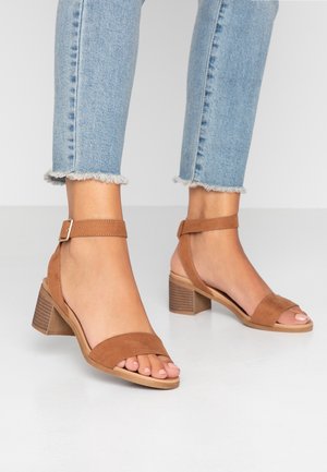 Dorothy Perkins Sandały