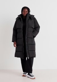 Vero Moda Curve VMCLUNA LONG COAT - Vinterkåpe / -frakk - black