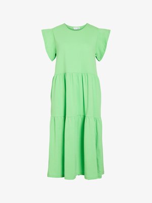 Grøn bomulds kjole med korte, vingeformede ærmer, afslappet pasform og flerlaget design. Glat tekstur, knælang og uden synlige mønstre eller accenter.