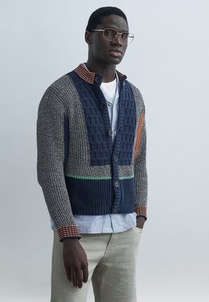 ABUNDANCE CARDIGAN - Kardigán - black/white