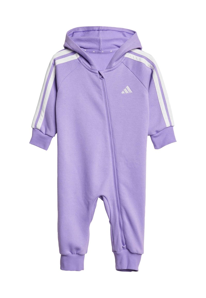 Lila kapucnis overál, puha pamut keverékből, elöl cipzárral, fehér oldalsávokkal és logóval a bal felső mellen.