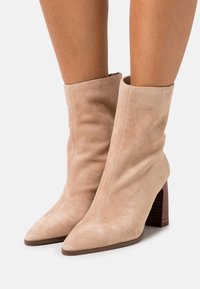 Anna Field Kotníkové boty - beige