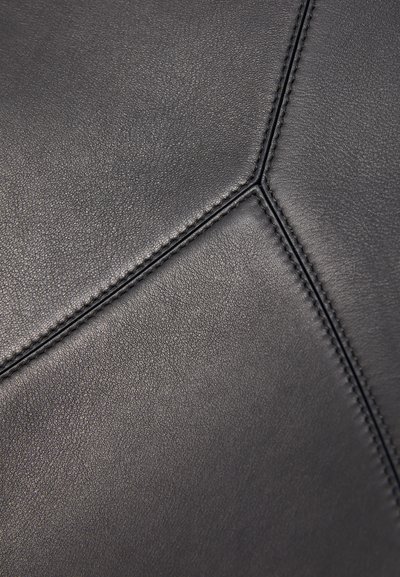 Victoria Beckham TOTE - Shopping bags - black