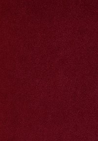 Ausgewählt, burgundy