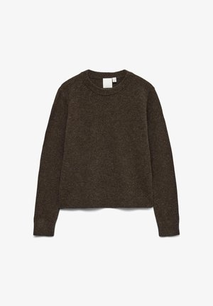 Brązowy dziergany sweter z okrągłym dekoltem, długimi rękawami i fakturowaną powierzchnią, o luźnym kroju i jednolitym kolorze.