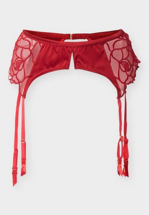 Porte-jarretelles en dentelle rouge et satin avec broderie florale, bretelles réglables et fermoirs dorés sur fond blanc.