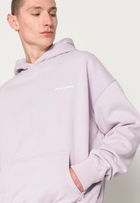 Pegador LOGO OVERSIZED  - Sweatshirt com capuz - washed purple paste