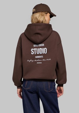 WRSTBHVR, WRSTBHVR HOODIE GARM V6 HOODIE UNISEX - Φούτερ με κουκούλα - chocolate brown
