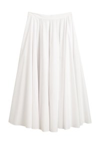Gonna larga bianca fino alla caviglia con cintura arricciata e morbidi plissettature, esposta su uno sfondo semplice.