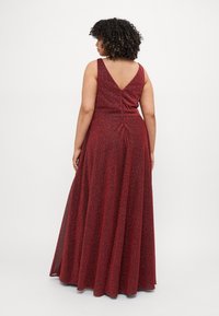 My Mascara Curves Ballkleid - berry