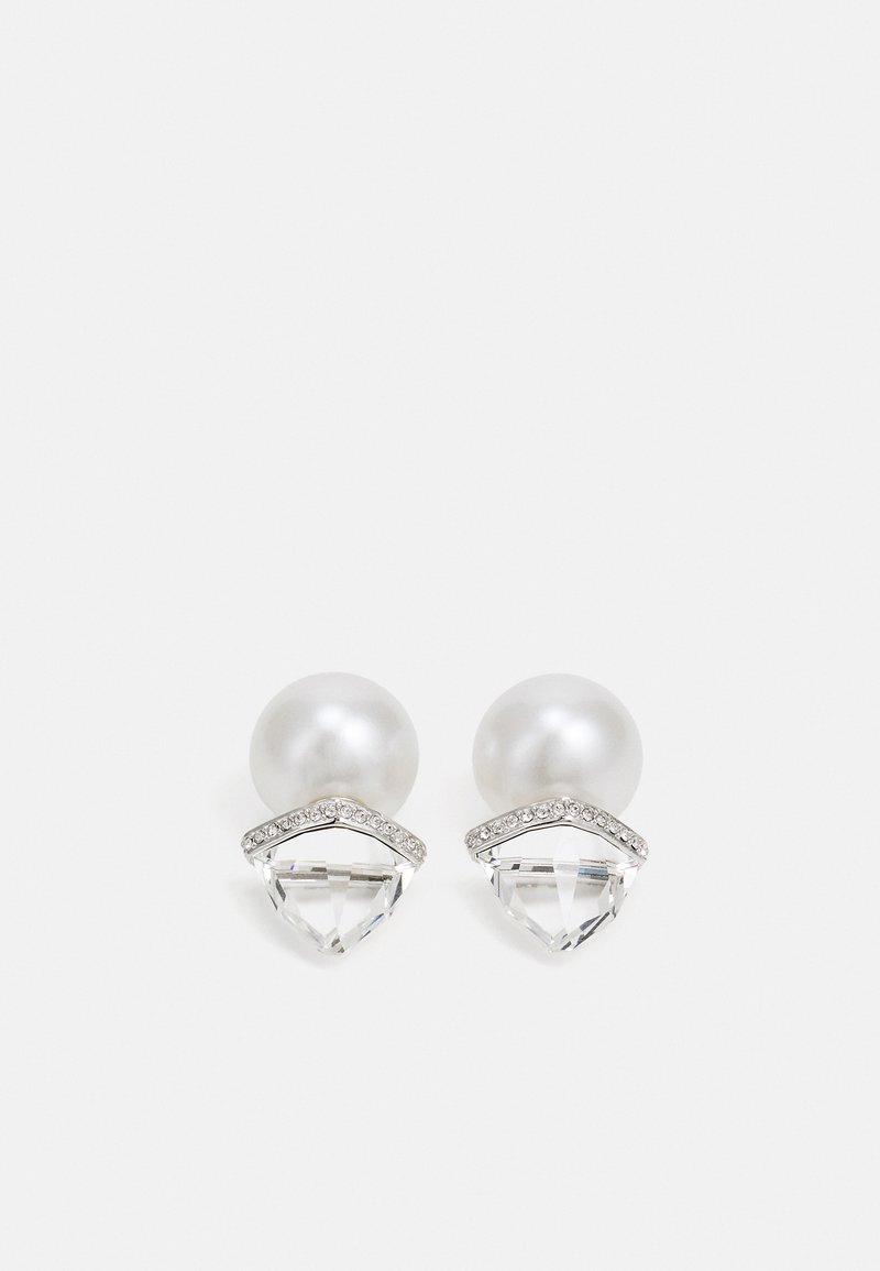 Pendientes de perlas con base de cristal transparente y acentos en tono plateado, que presentan un diseño geométrico y un acabado suave y brillante.