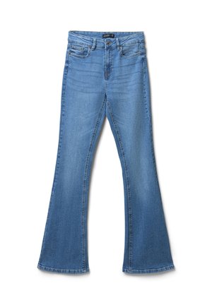 Jeans flare in denim blu con vita media, design a cinque tasche e cuciture a contrasto. Texture morbida con una finitura leggermente sbiadita.