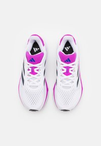 adidas Performance RESPONSE SUPER  - Zapatillas running asfalto - footwear white/aurora ink/purple burst