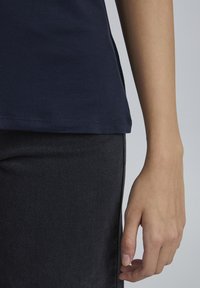 b.young BYRexima - T-shirt basic - copenhagen night