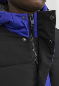 Jack & Jones JJEFORCE PUFFER - Wintermantel - bluing
