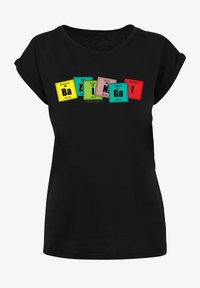 Seleccionado, black