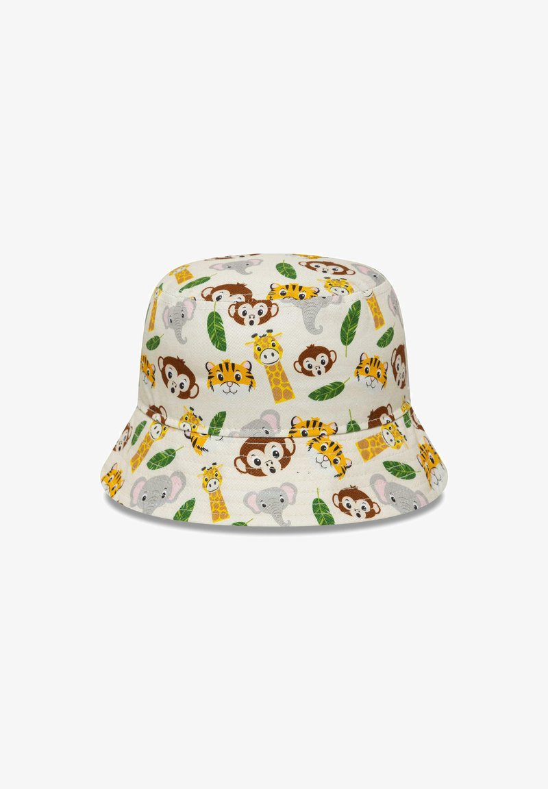 Cappello a secchiello in cotone con uno sfondo beige chiaro decorato da stampe di animali giocose, tra cui scimmie, elefanti e giraffe, arricchito da foglie verdi.