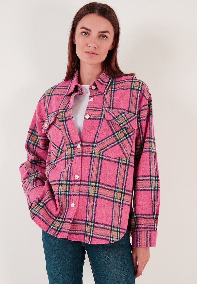 LELA Gombos blúz - fuchsia