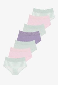 Zeven paar vrouwenondergoed met kantafwerking in pastelkleuren: lavendel, munt, roze en gestreept ontwerp. Zacht, rekbaar materiaal.