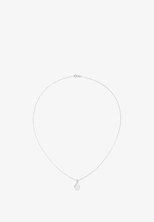 Zilveren kettinkje met een glad, druppelvormig hangertje met een doorschijnende, lichte steen, bevestigd met een eenvoudige sluiting.