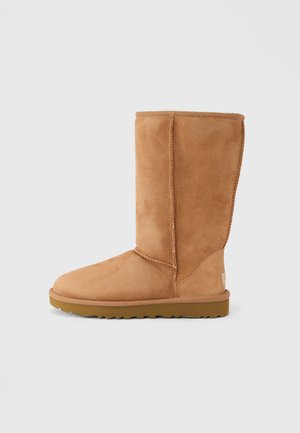 UGG CLASSIC II - Saappaat - chestnut