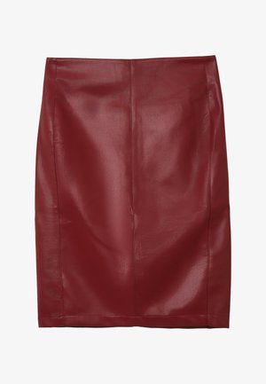 Jupe en cuir bordeaux, coupe ajustée, texture lisse, longueur genou, avec des détails de couture subtils et une finition nette sans poches.