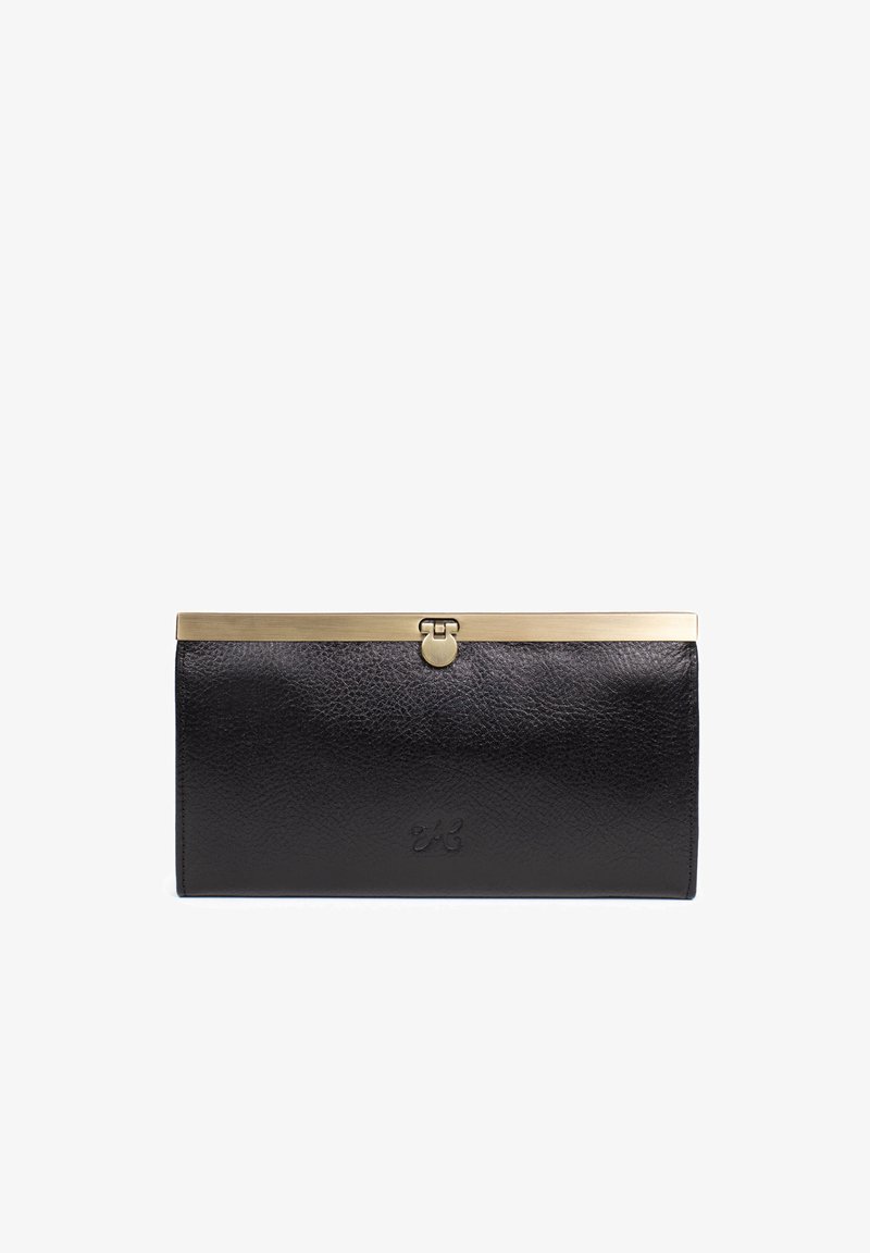 Zwarte clutch van getextureerd leer met goudkleurig metalen frame en sluiting, met een klein, gegraveerd logo in het midden onder de sluiting.