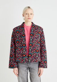 Pieces PCSAROLINE SHORT JACKET - Lengva striukė - black