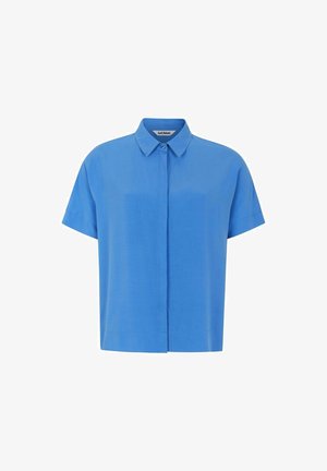 Kortärmad skjorta i enhetligt ljusblå färg, med knapp-ner krage och rak skärning. Tillverkad av lätt, slät tyg.