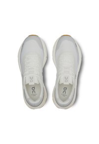 On CLOUDNOVA FORM 2 - Sportcipő - white ivory