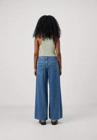 GAP Petite BAGGY TALIA  - Brīva piegriezuma džinsi - blue